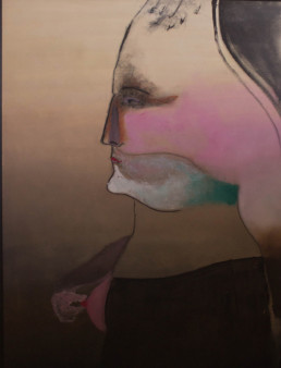 'La visita de la ironía' obra de Fernando Peiró Coronado, óleo y pastel sobre tabla entelada. Medidas, 130x97. Figura sobre fondo atmosférico, con difuminados de color.