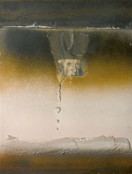 Pintura 'El pontífice del arte' de Fernando Peiró Coronado realizada con spray y óleo sobre cartulina preparada con arena y látex. Medidas 33x25.